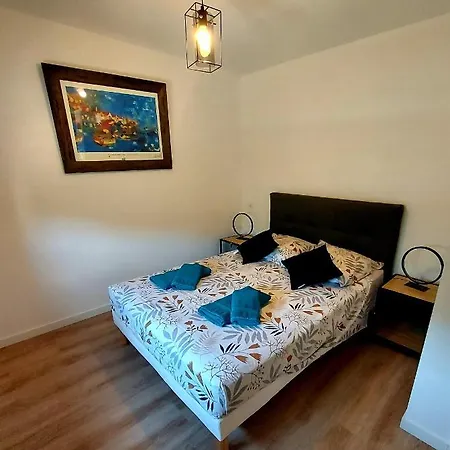 La Belle Vie En Alaric Holiday home Douzens